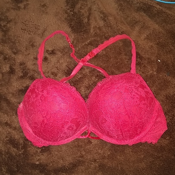 VS Gorgeous red lace bombshell bra - Picture 1 of 4